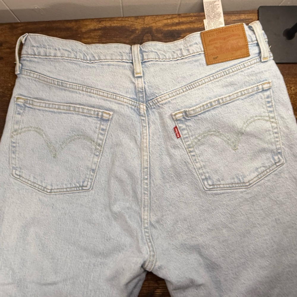 Levi's 501 32x28 Premium White and Light Blue Denim Raw Hem - Picture 2 of 15